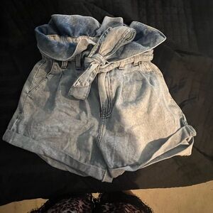 Blank NYC denim shorts size 26 with belt